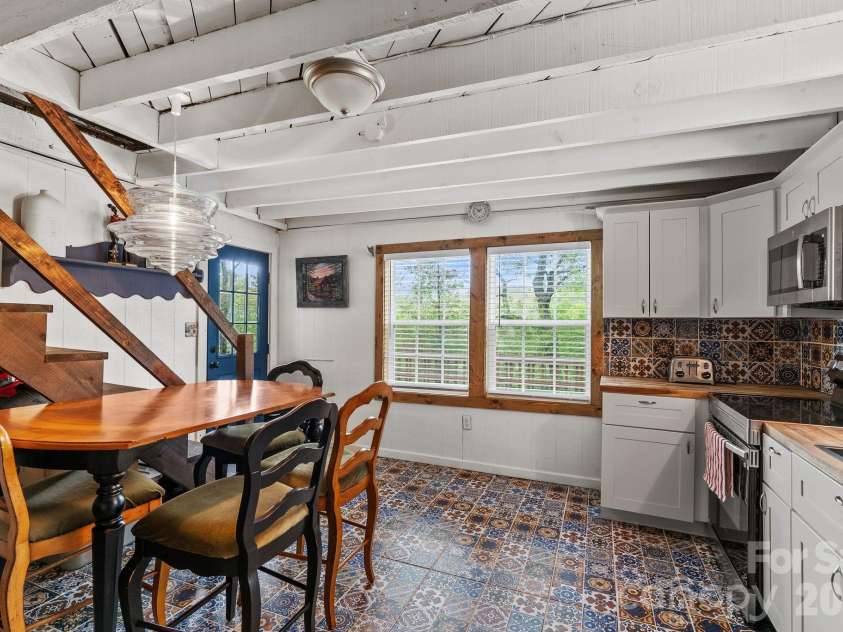 285 Glenaire Drive, Mars Hill, NC 28754.  MLS# CAR4380498, YatesRealty ID 22052. 