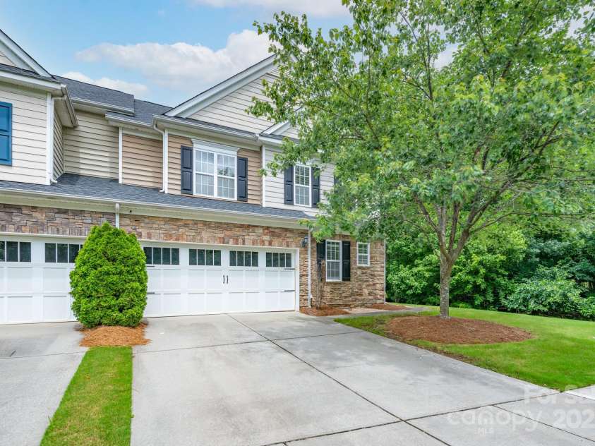 11945 Red Rust Lane, Charlotte, NC 28277.  MLS# CAR4258421, YatesRealty ID 22054. 