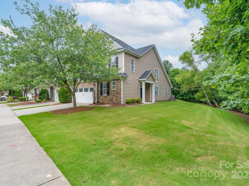 11945 Red Rust Lane, Charlotte, NC 28277.  MLS# CAR4258421, YatesRealty ID 22054. 