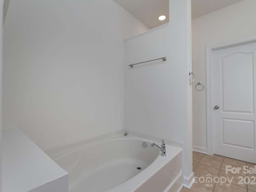 11945 Red Rust Lane, Charlotte, NC 28277.  MLS# CAR4258421, YatesRealty ID 22054. 