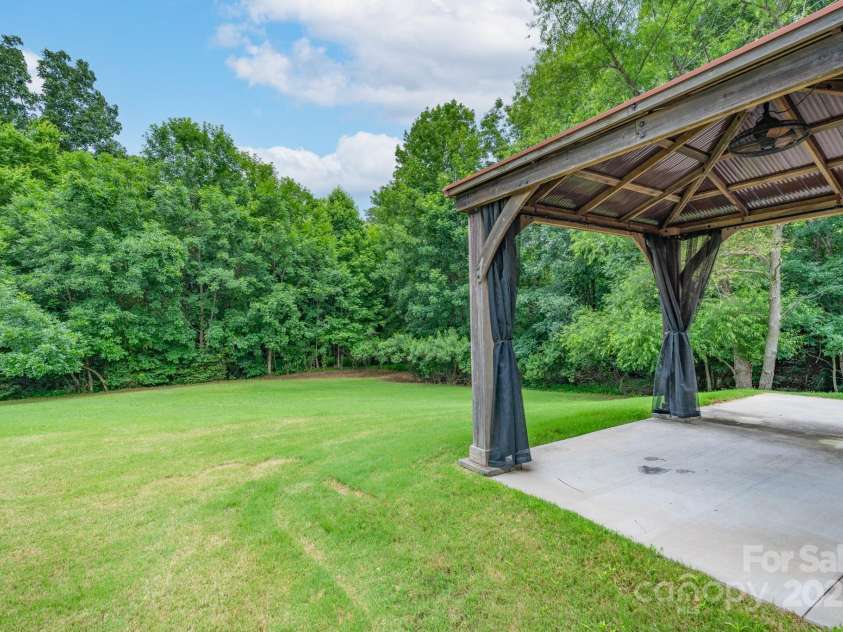 11945 Red Rust Lane, Charlotte, NC 28277.  MLS# CAR4258421, YatesRealty ID 22054. 