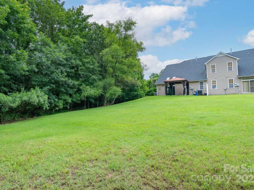 11945 Red Rust Lane, Charlotte, NC 28277.  MLS# CAR4258421, YatesRealty ID 22054. 