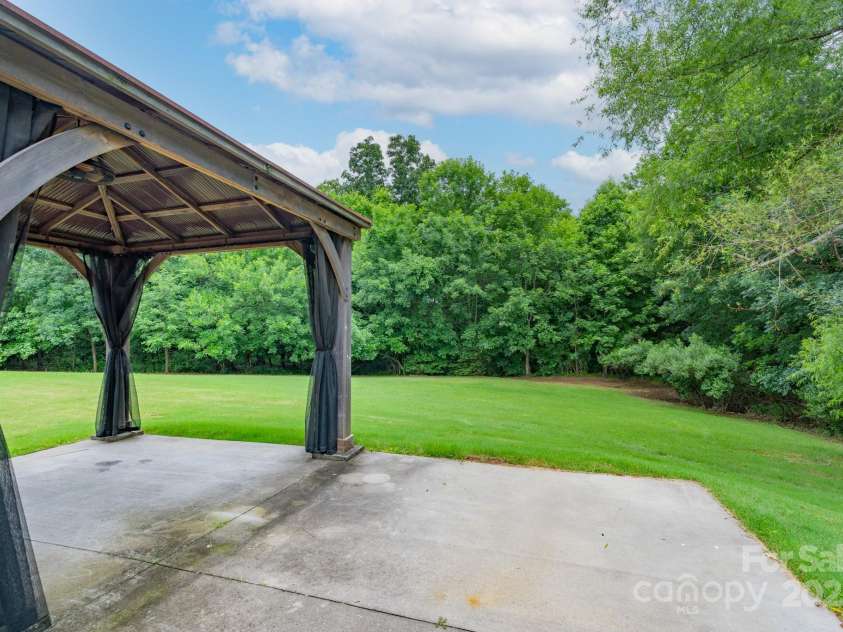 11945 Red Rust Lane, Charlotte, NC 28277.  MLS# CAR4258421, YatesRealty ID 22054. 