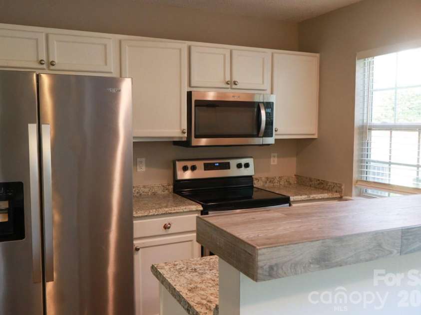 12331 Bluestem Lane, Charlotte, NC 28277.  MLS# CAR4378995, YatesRealty ID 22054. 