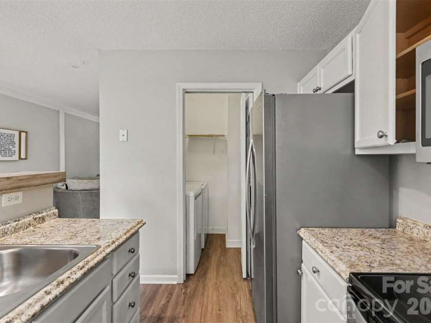 12331 Bluestem Lane, Charlotte, NC 28277.  MLS# CAR4415058, YatesRealty ID 22054. 
