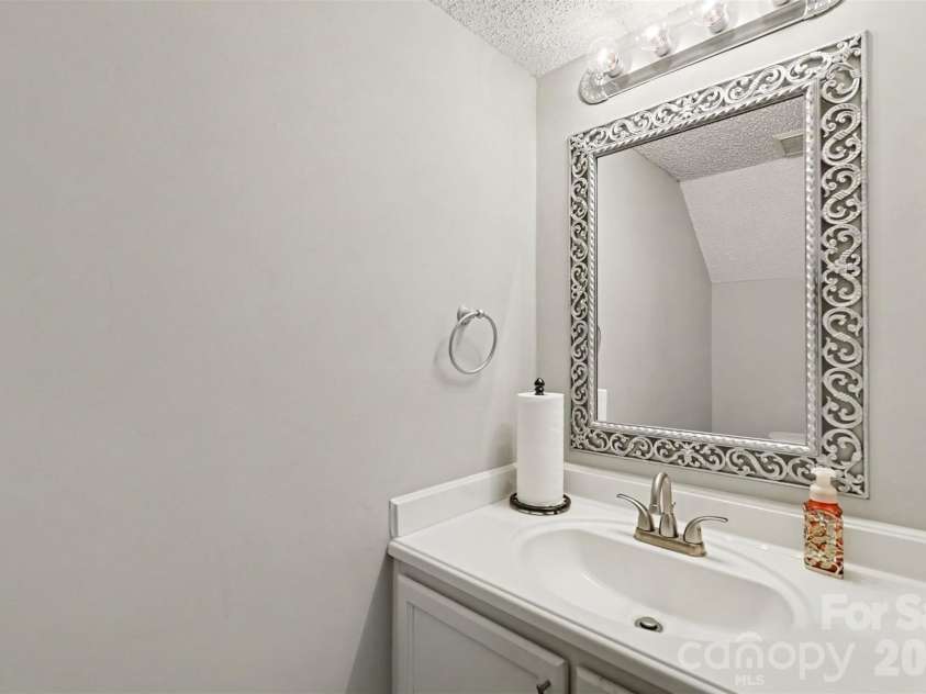 12331 Bluestem Lane, Charlotte, NC 28277.  MLS# CAR4415058, YatesRealty ID 22054. 