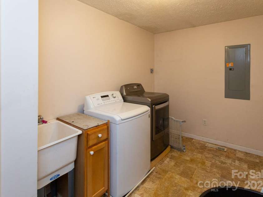 293 Gap Creek Road, Fletcher, NC 28732.  MLS# CAR4244795, YatesRealty ID 22055. 