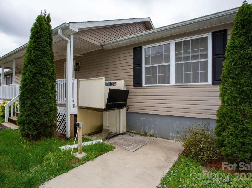 293 Gap Creek Road, Fletcher, NC 28732.  MLS# CAR4244795, YatesRealty ID 22055. 