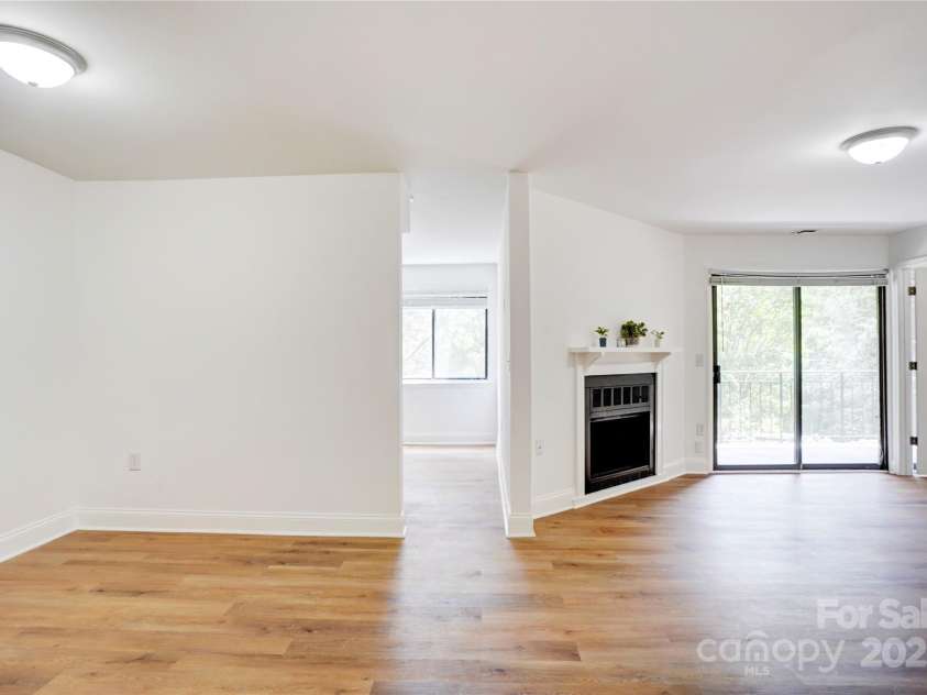 4806 Spring Lake Drive, Charlotte, NC 28212.  MLS# CAR4270861, YatesRealty ID 22056. 