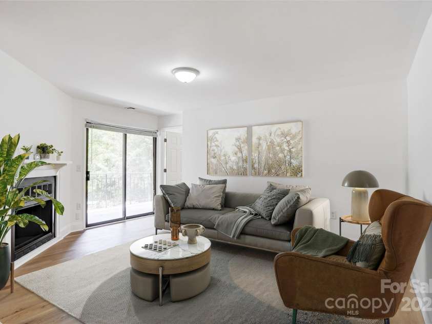 4806 Spring Lake Drive, Charlotte, NC 28212.  MLS# CAR4270861, YatesRealty ID 22056. 