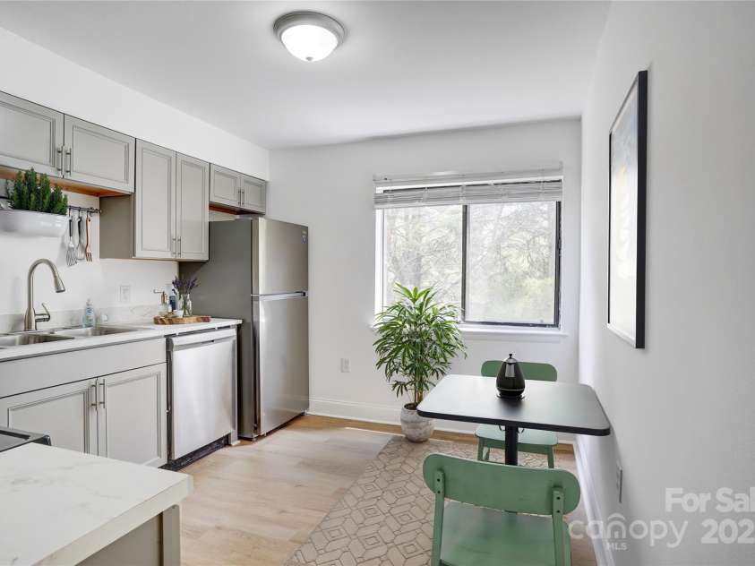4806 Spring Lake Drive, Charlotte, NC 28212.  MLS# CAR4270861, YatesRealty ID 22056. 