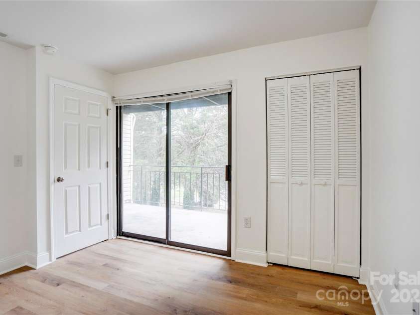 4806 Spring Lake Drive, Charlotte, NC 28212.  MLS# CAR4270861, YatesRealty ID 22056. 