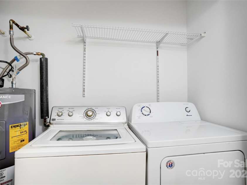 4806 Spring Lake Drive, Charlotte, NC 28212.  MLS# CAR4270861, YatesRealty ID 22056. 