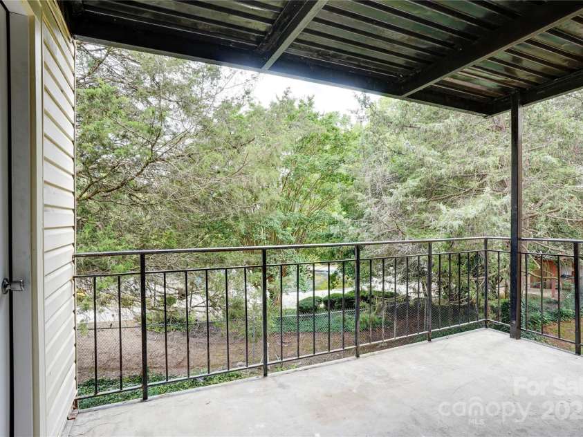 4806 Spring Lake Drive, Charlotte, NC 28212.  MLS# CAR4270861, YatesRealty ID 22056. 