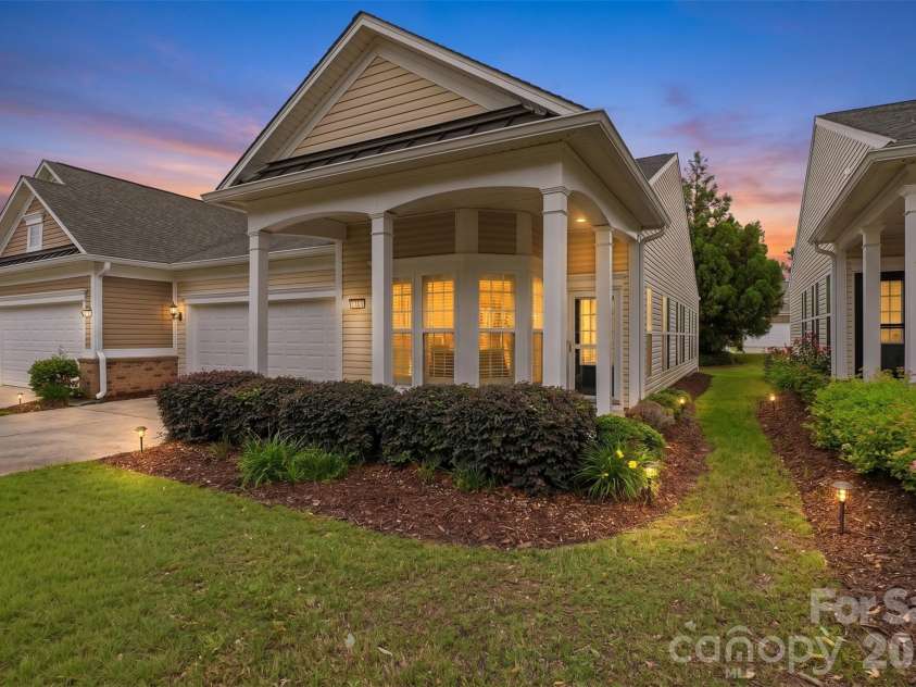 9016 Smokey Hill Lane, Fort Mill, SC 29707.  MLS# CAR4379409, YatesRealty ID 22056. 