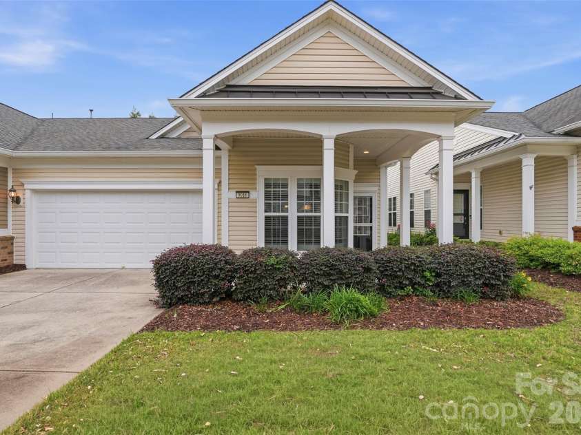 9016 Smokey Hill Lane, Fort Mill, SC 29707.  MLS# CAR4379409, YatesRealty ID 22056. 