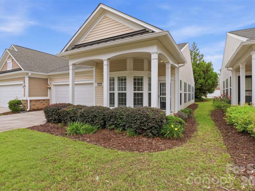 9016 Smokey Hill Lane, Fort Mill, SC 29707.  MLS# CAR4379409, YatesRealty ID 22056. 