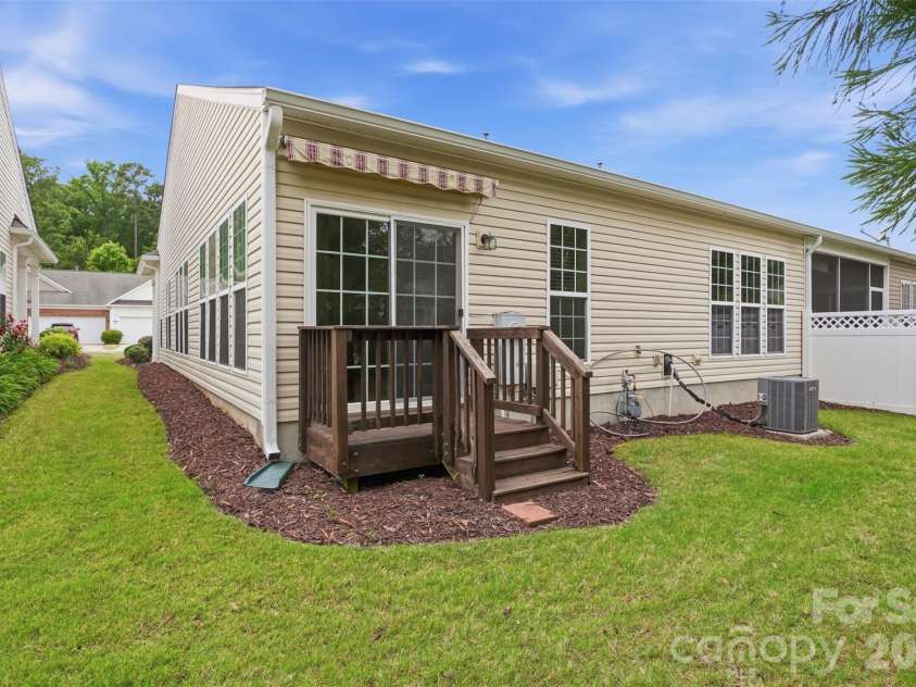 9016 Smokey Hill Lane, Fort Mill, SC 29707.  MLS# CAR4379409, YatesRealty ID 22056. 