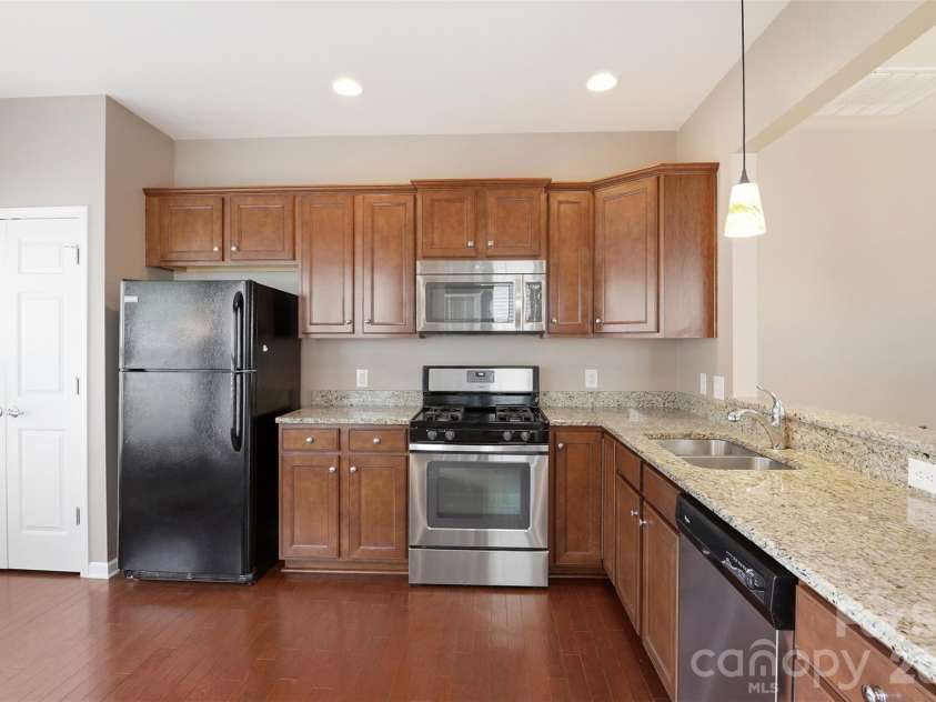 9016 Smokey Hill Lane, Fort Mill, SC 29707.  MLS# CAR4379409, YatesRealty ID 22056. 