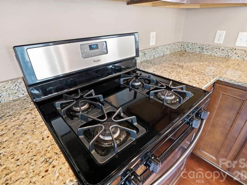 9016 Smokey Hill Lane, Fort Mill, SC 29707.  MLS# CAR4379409, YatesRealty ID 22056. 