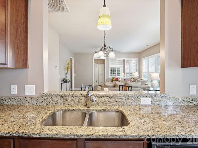 9016 Smokey Hill Lane, Fort Mill, SC 29707.  MLS# CAR4379409, YatesRealty ID 22056. 