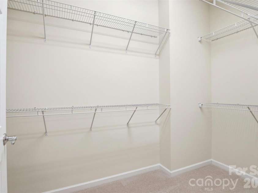 9016 Smokey Hill Lane, Fort Mill, SC 29707.  MLS# CAR4379409, YatesRealty ID 22056. 