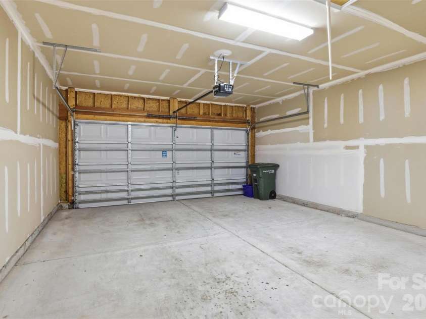 9016 Smokey Hill Lane, Fort Mill, SC 29707.  MLS# CAR4379409, YatesRealty ID 22056. 