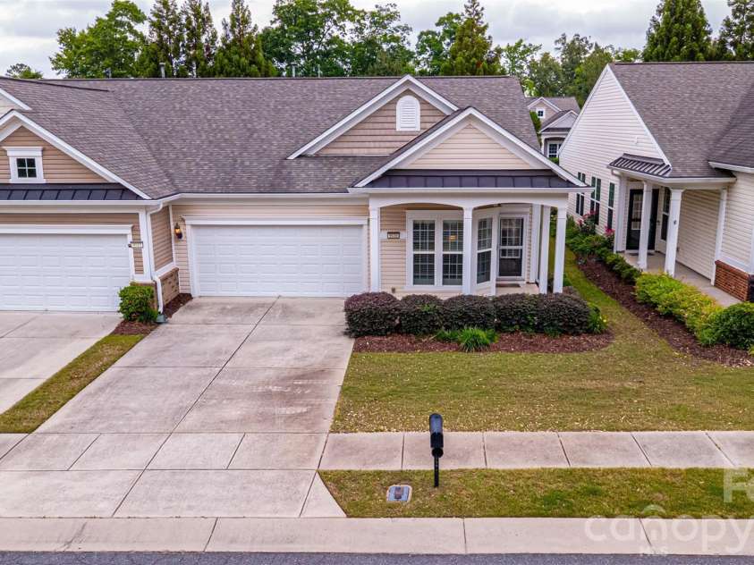 9016 Smokey Hill Lane, Fort Mill, SC 29707.  MLS# CAR4379409, YatesRealty ID 22056. 