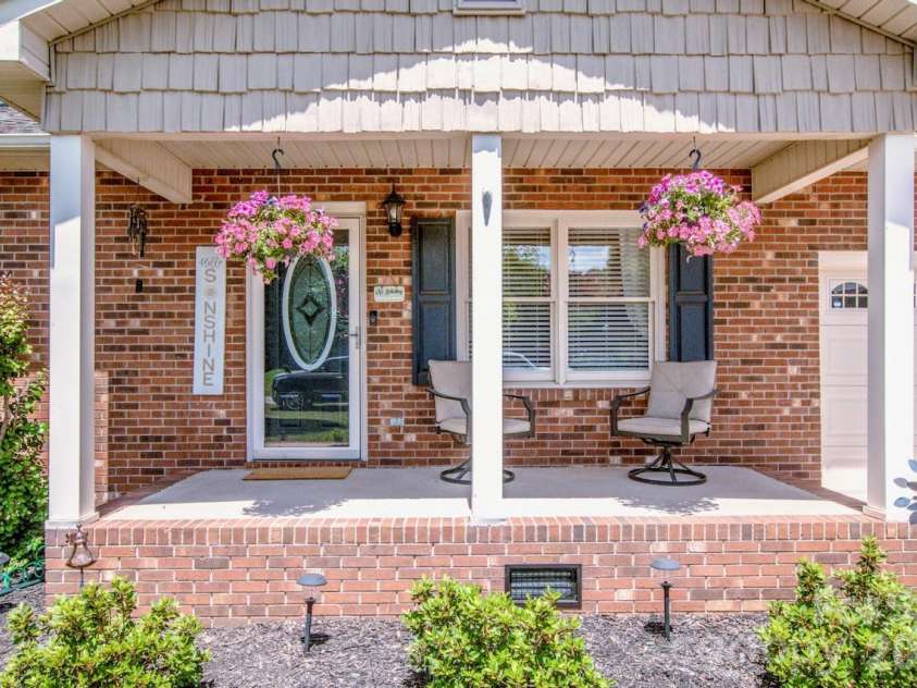 2426 Ashford Drive, Newton, NC 28658.  MLS# CAR4382287, YatesRealty ID 22057. 