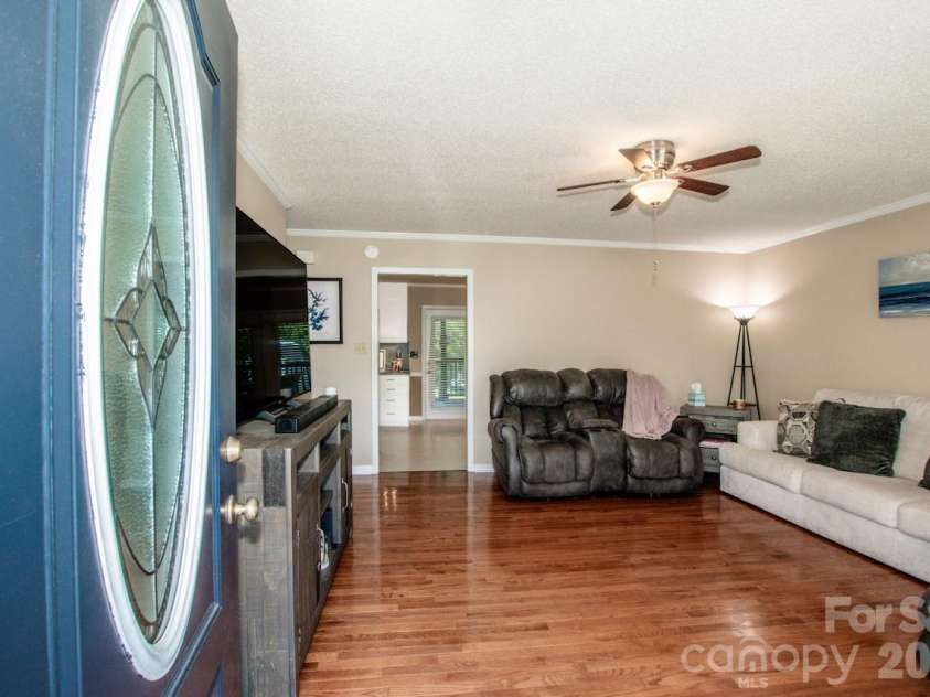 2426 Ashford Drive, Newton, NC 28658.  MLS# CAR4382287, YatesRealty ID 22057. 