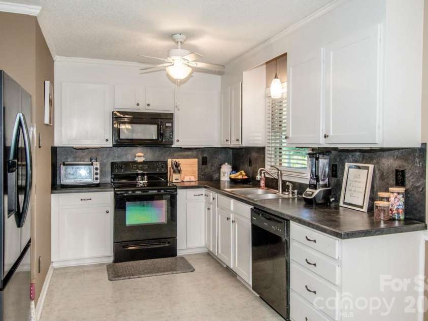 2426 Ashford Drive, Newton, NC 28658.  MLS# CAR4382287, YatesRealty ID 22057. 