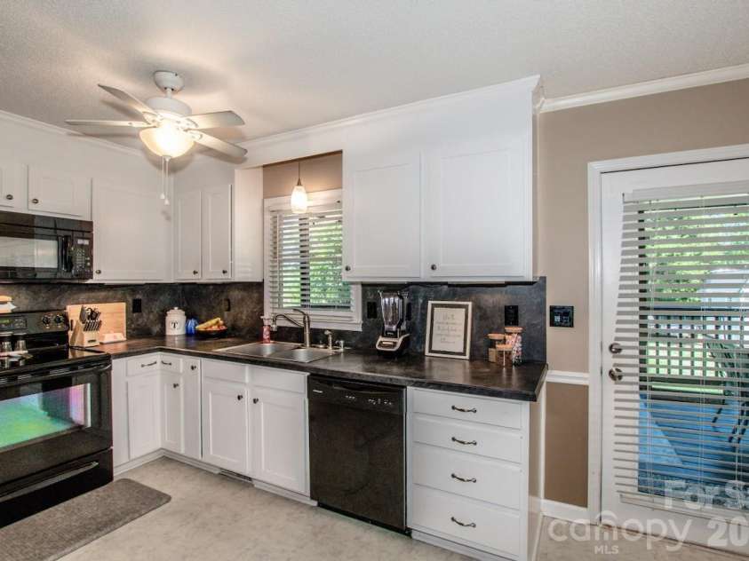 2426 Ashford Drive, Newton, NC 28658.  MLS# CAR4382287, YatesRealty ID 22057. 
