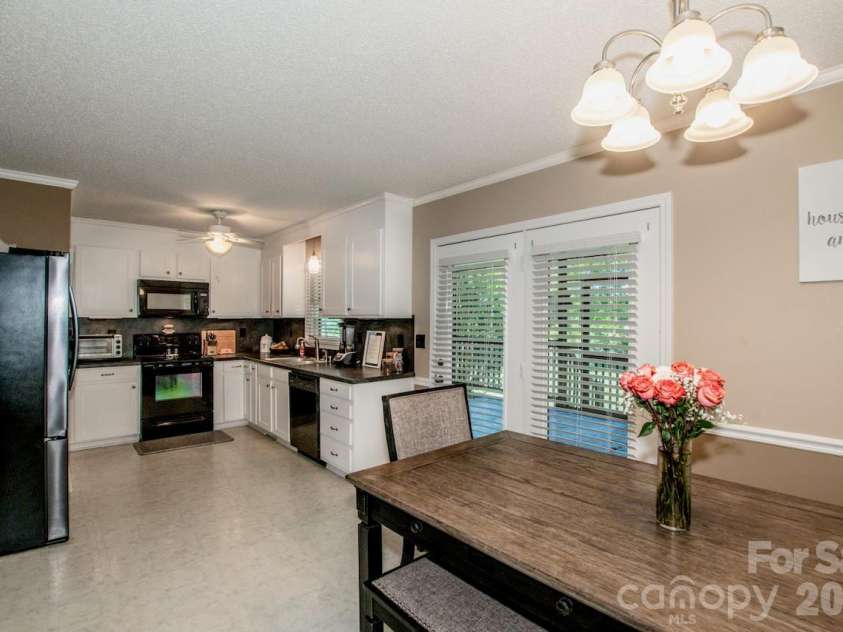 2426 Ashford Drive, Newton, NC 28658.  MLS# CAR4382287, YatesRealty ID 22057. 