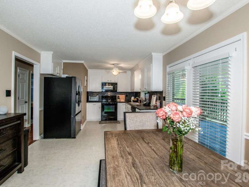 2426 Ashford Drive, Newton, NC 28658.  MLS# CAR4382287, YatesRealty ID 22057. 