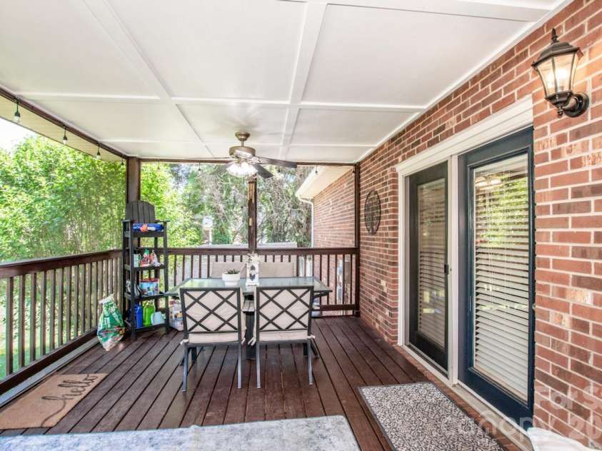 2426 Ashford Drive, Newton, NC 28658.  MLS# CAR4382287, YatesRealty ID 22057. 
