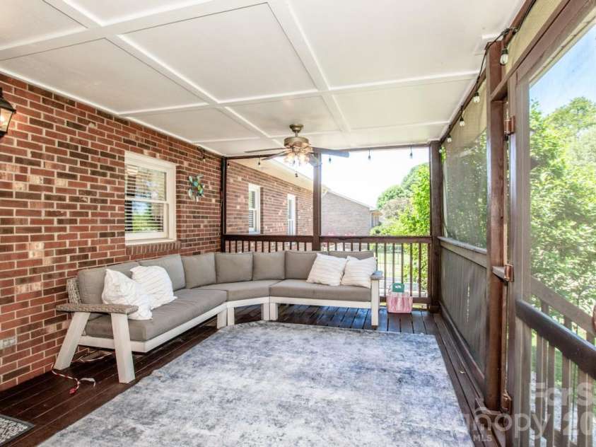 2426 Ashford Drive, Newton, NC 28658.  MLS# CAR4382287, YatesRealty ID 22057. 