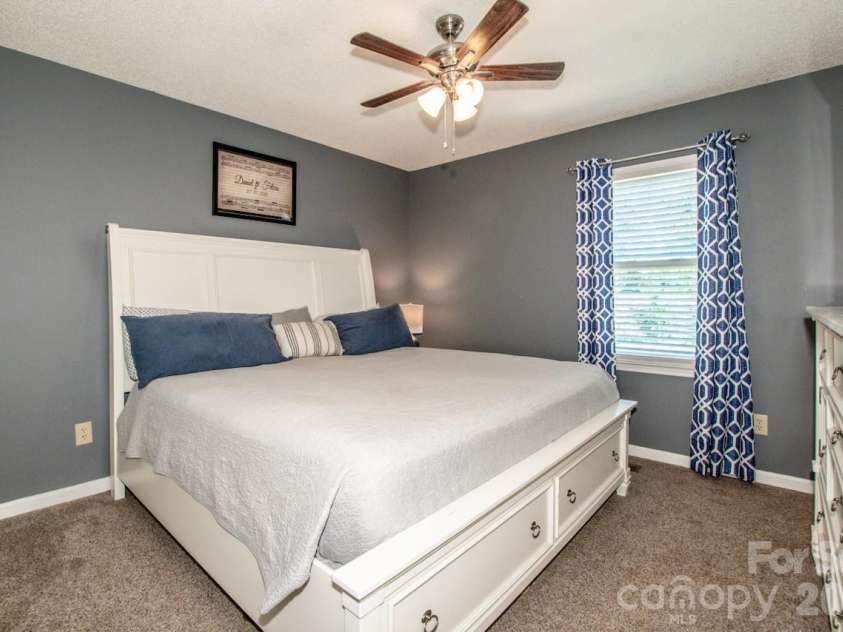2426 Ashford Drive, Newton, NC 28658.  MLS# CAR4382287, YatesRealty ID 22057. 