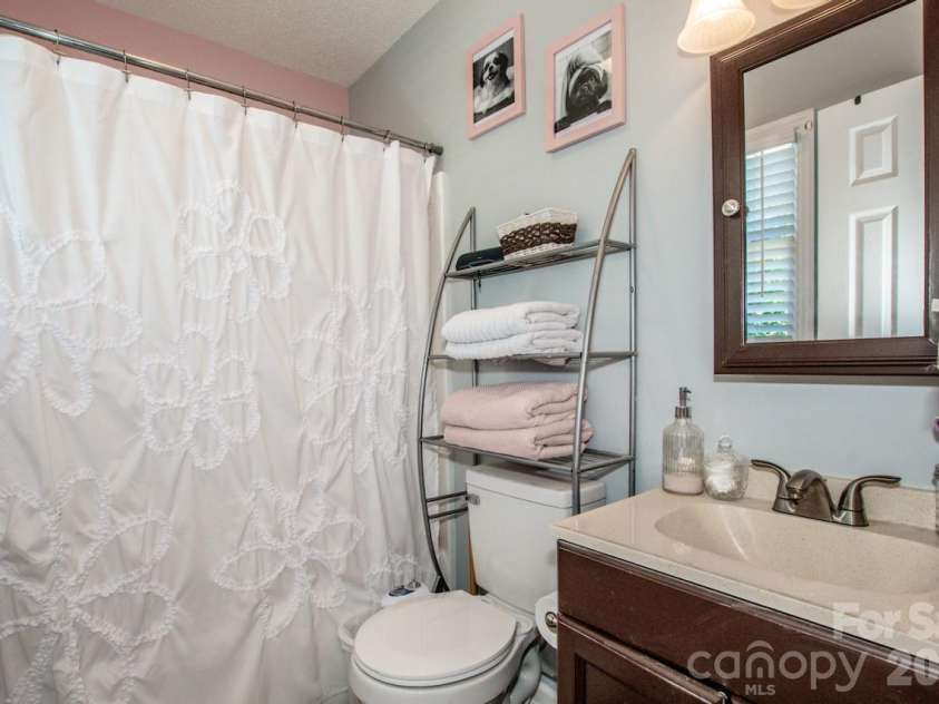 2426 Ashford Drive, Newton, NC 28658.  MLS# CAR4382287, YatesRealty ID 22057. 