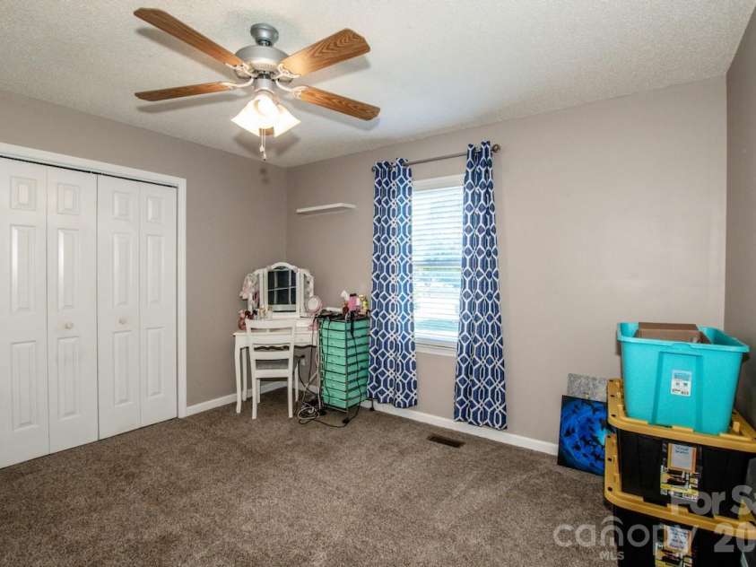 2426 Ashford Drive, Newton, NC 28658.  MLS# CAR4382287, YatesRealty ID 22057. 