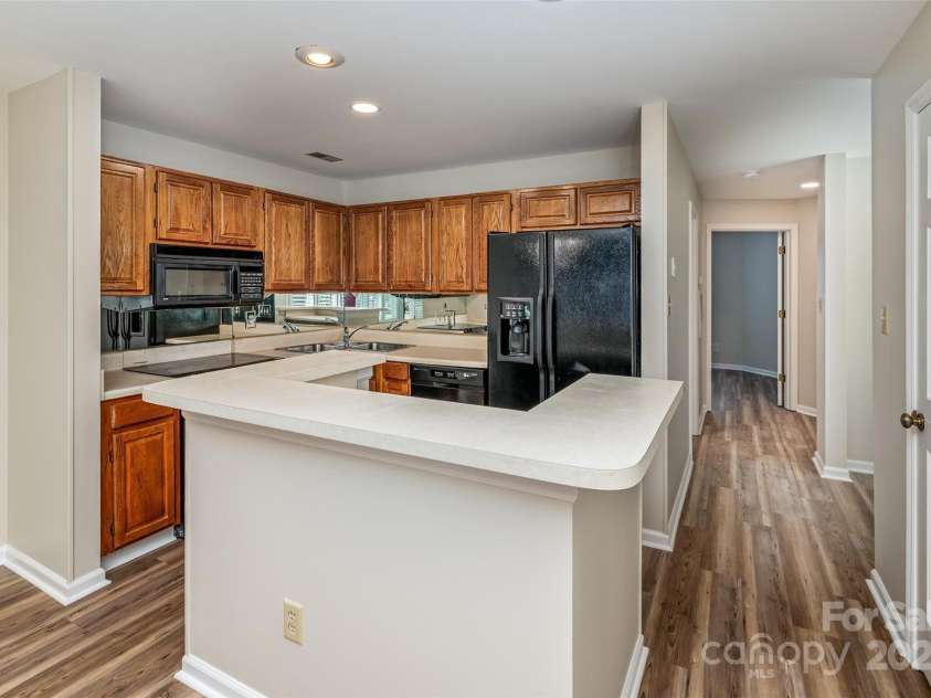 302 Northwest Drive, Davidson, NC 28036.  MLS# CAR4261472, YatesRealty ID 22057. 