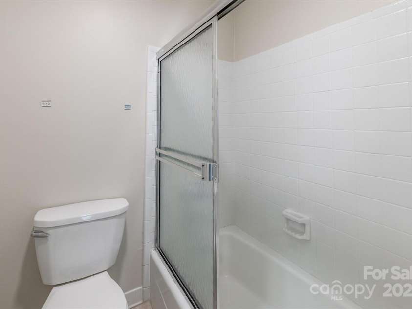 302 Northwest Drive, Davidson, NC 28036.  MLS# CAR4261472, YatesRealty ID 22057. 