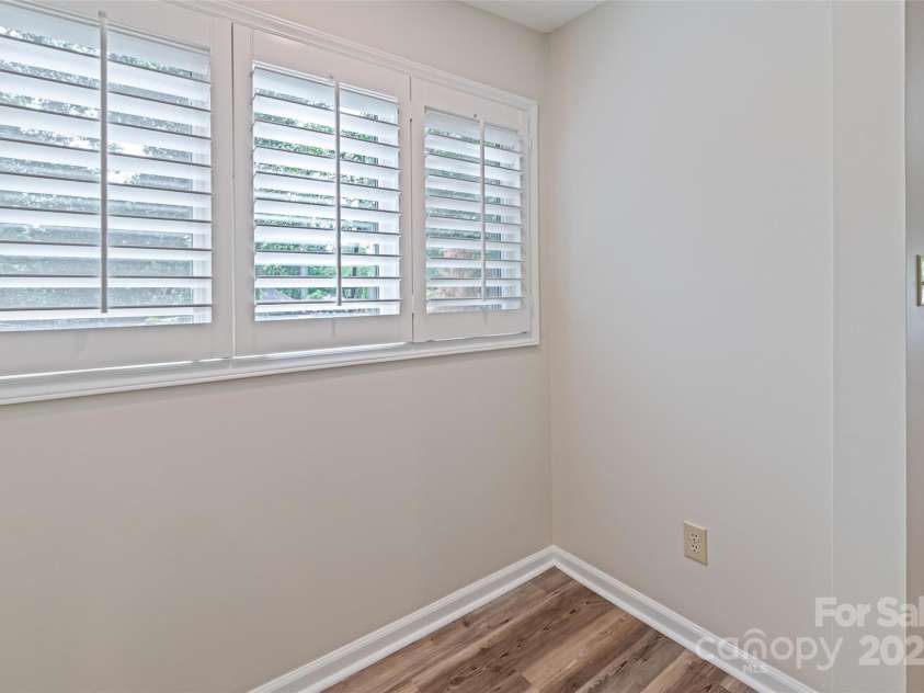 302 Northwest Drive, Davidson, NC 28036.  MLS# CAR4261472, YatesRealty ID 22057. 