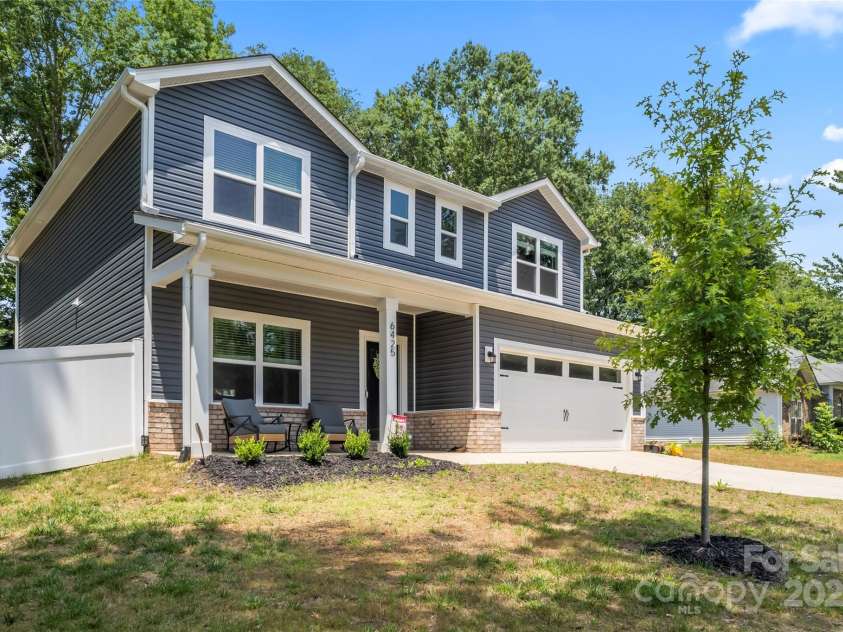 6425 Pamela Street, Huntersville, NC 28078.  MLS# CAR4271629, YatesRealty ID 22058. 