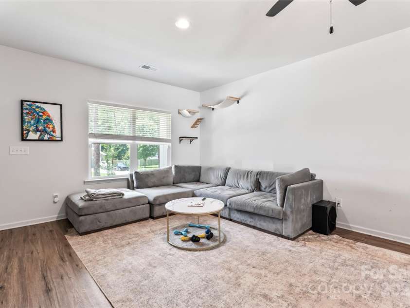 6425 Pamela Street, Huntersville, NC 28078.  MLS# CAR4271629, YatesRealty ID 22058. 