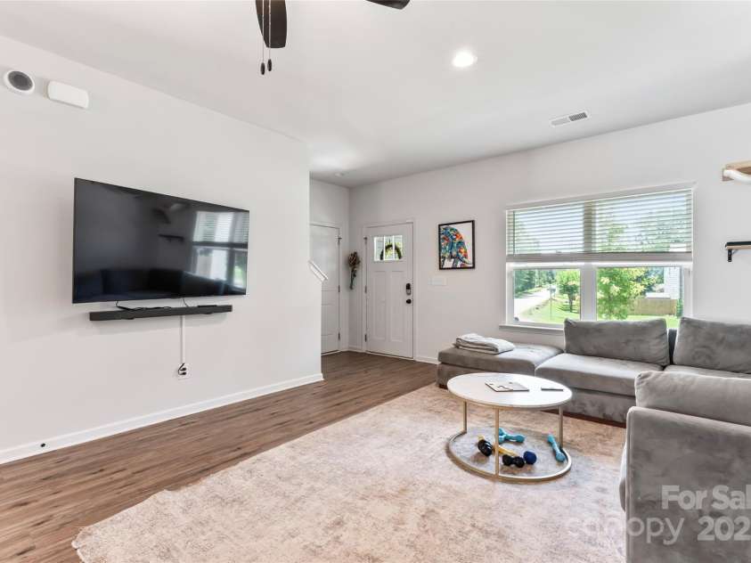 6425 Pamela Street, Huntersville, NC 28078.  MLS# CAR4271629, YatesRealty ID 22058. 