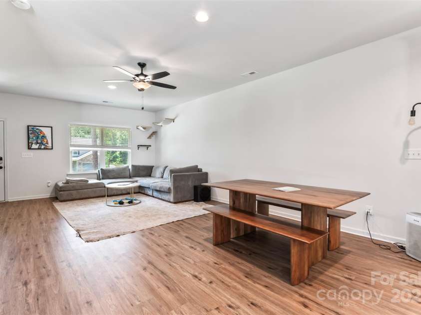 6425 Pamela Street, Huntersville, NC 28078.  MLS# CAR4271629, YatesRealty ID 22058. 