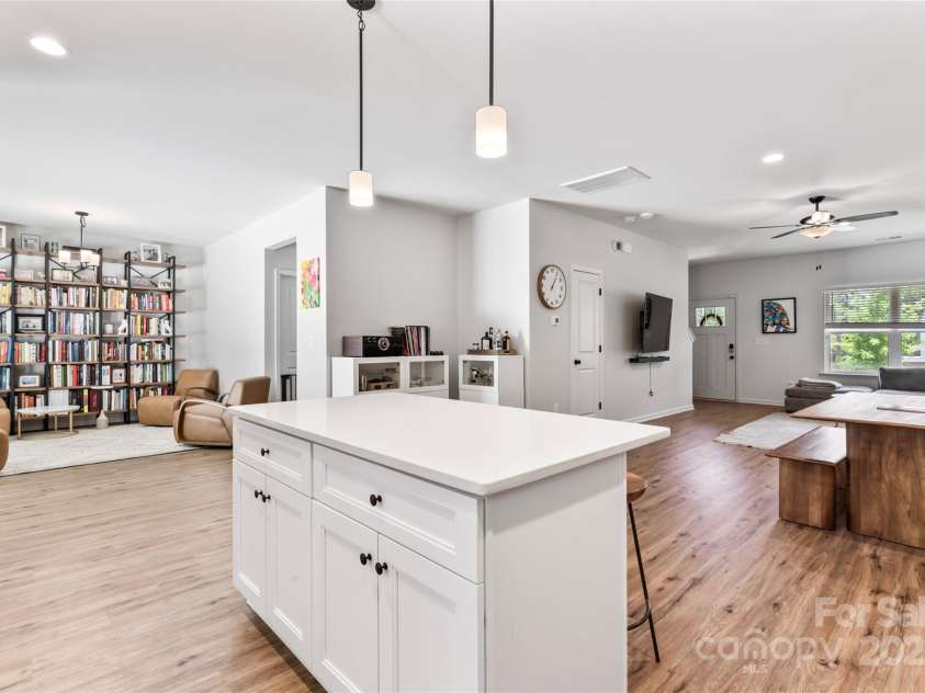 6425 Pamela Street, Huntersville, NC 28078.  MLS# CAR4271629, YatesRealty ID 22058. 