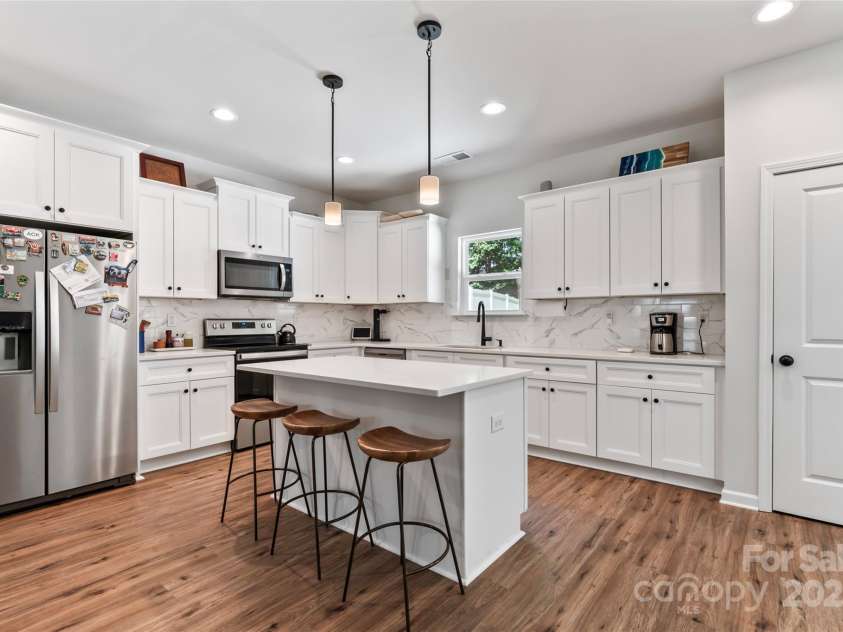 6425 Pamela Street, Huntersville, NC 28078.  MLS# CAR4271629, YatesRealty ID 22058. 