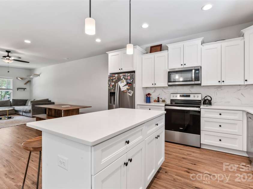 6425 Pamela Street, Huntersville, NC 28078.  MLS# CAR4271629, YatesRealty ID 22058. 