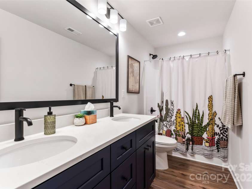6425 Pamela Street, Huntersville, NC 28078.  MLS# CAR4271629, YatesRealty ID 22058. 